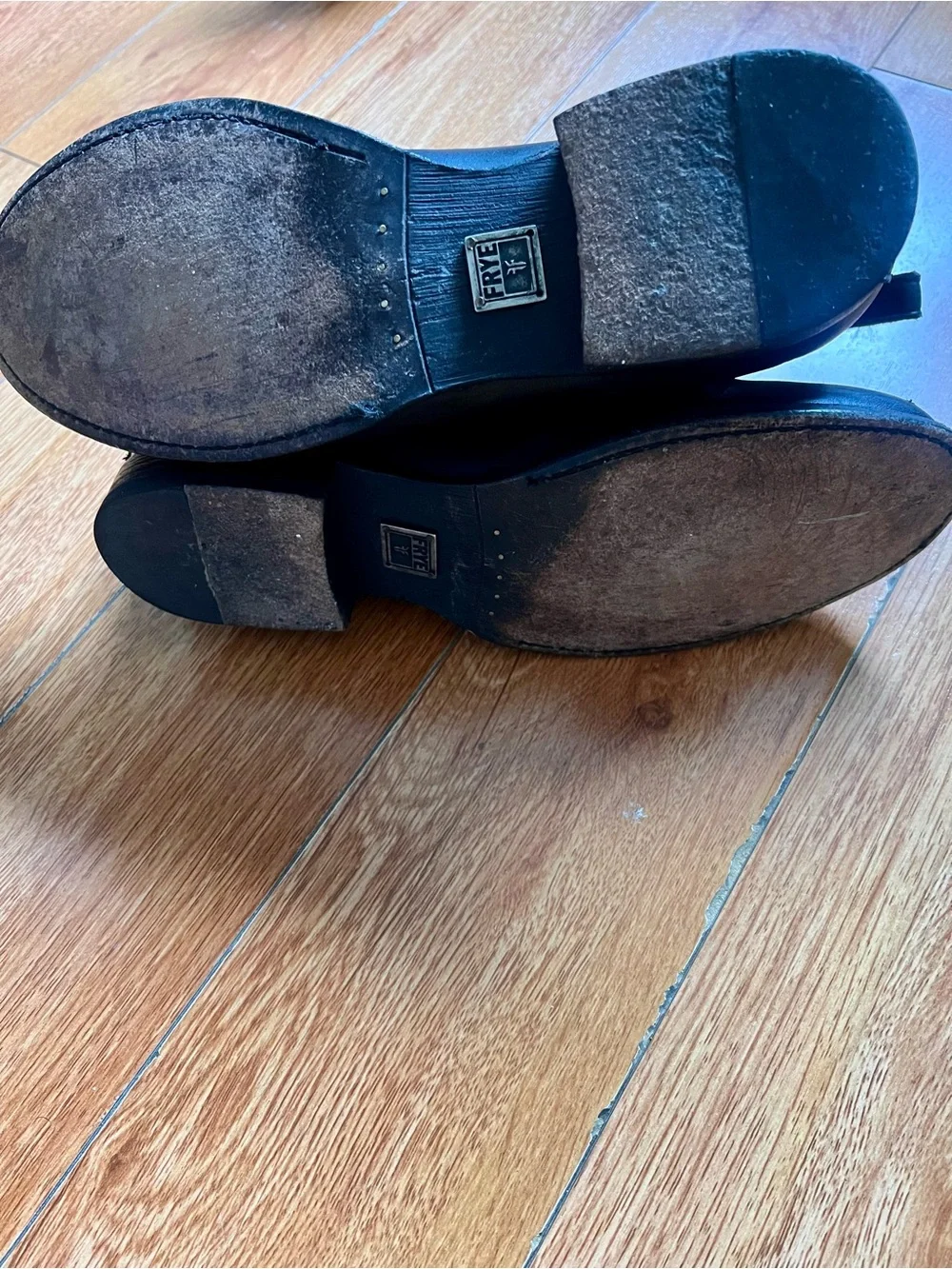 Frye Classic Black leather Chelsea Boots 10